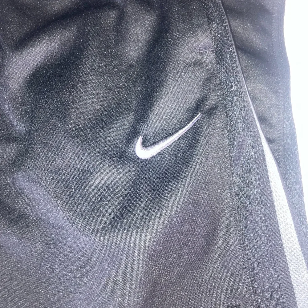 Nike Black and Gray Performance Joggers - Picture 3 of 5